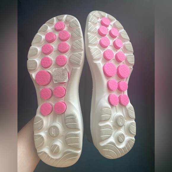 Excellent condition Skechers black slip on stretch sneakers size 8 - Picture 6 of 12